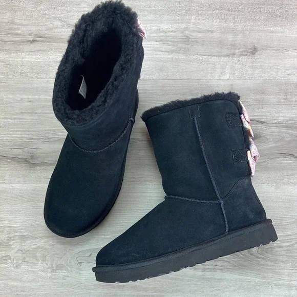 🍁UGG🍁 W BAILEY BOW ABSTRACT SPLATTER BOOTS - Picture 5 of 13